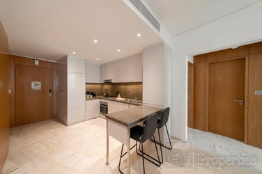 Luxury 4 BR Residential Penthouse image 2