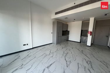 Burj Facing 1BR | Brand New | Quality Finishing image 3