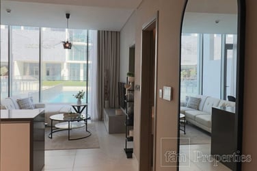 Luxurious 1BR Fylly Furnished | Premium Location image 1