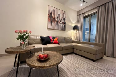 Stunning 1BR Apartment| Burj Khalifa View image 3