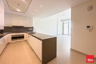 Prime Spot | Corner Unit | Stunning Canal View image 2