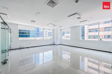 Furnished Office | Vacant | 5 Parkings image 3