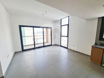 1 BHK Semi-Furnished Large Balcony image 3