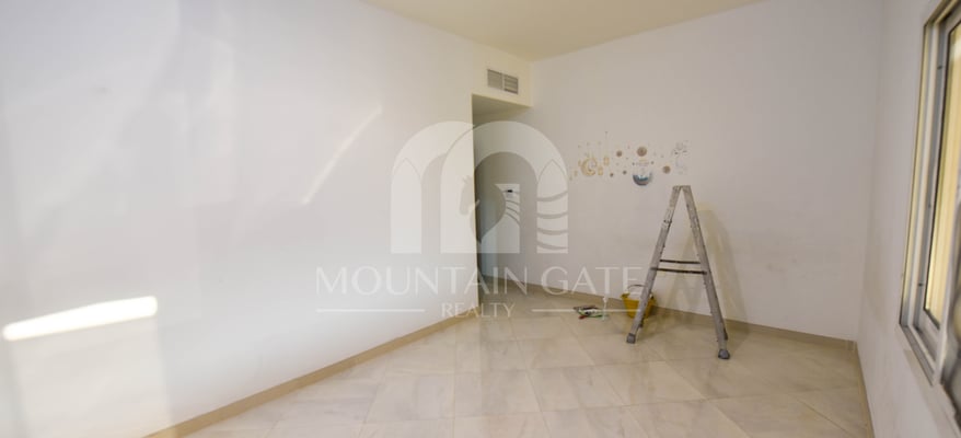 5br-maid-corner-unit-huge-terrace-mountain-gate-realty-mg-r-4961