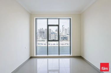 Spacious apt| Burj Khalifa view| Full lake view image 3