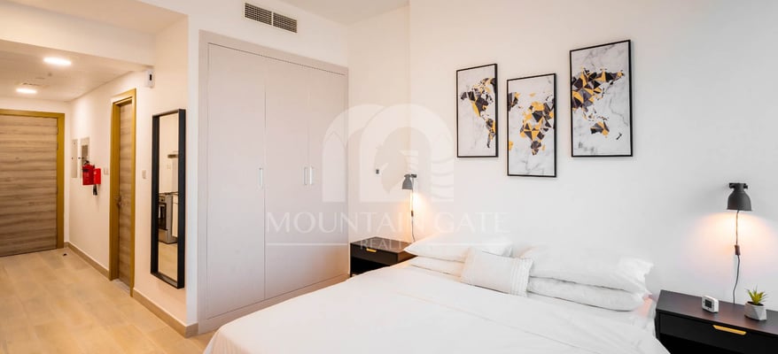 available-for-monthly-modern-living-furnished-mountain-gate-realty-mg-r-4810