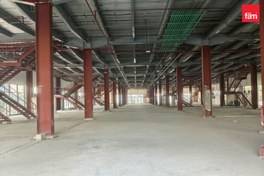 Larger Showroom | Height 15m | Prime Location image 1