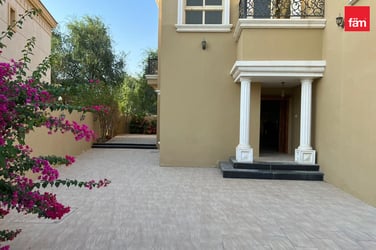 Villa For Rent In Wadi Al Safa 5 image 2