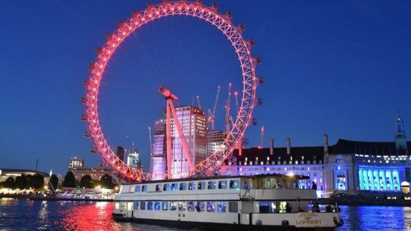 New Year's Eve on the Jewel of London