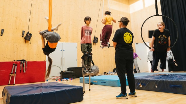 Circus Skills and Aerial Drop In | Roundhouse