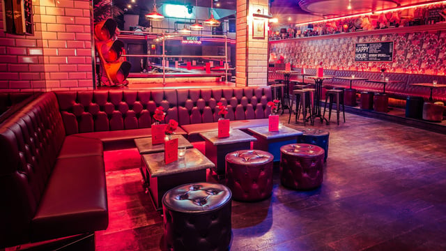 Simmons Bar