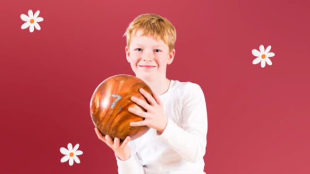 KIDS BOWL FREE ON SUNDAYS