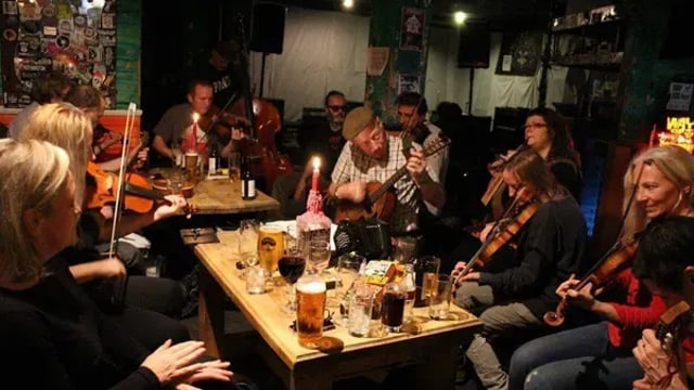The No Frills Folk Club