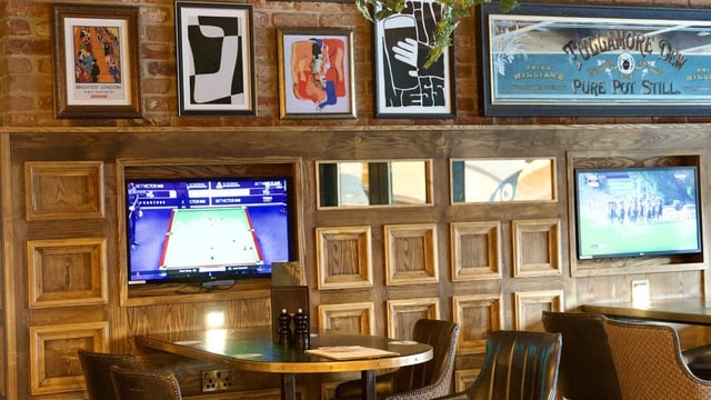 Renowned for our Live Music & Sport