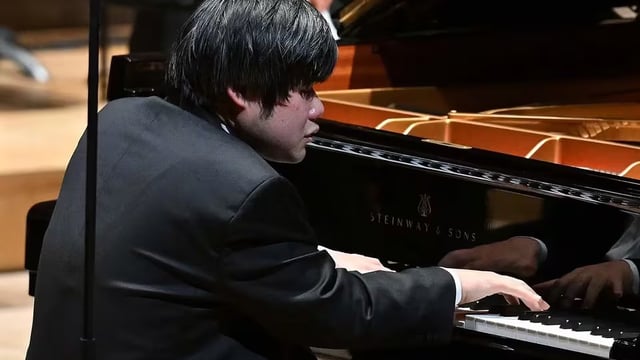 Shostakovich Piano Concerto No.2 with Nobuyuki Tsujii