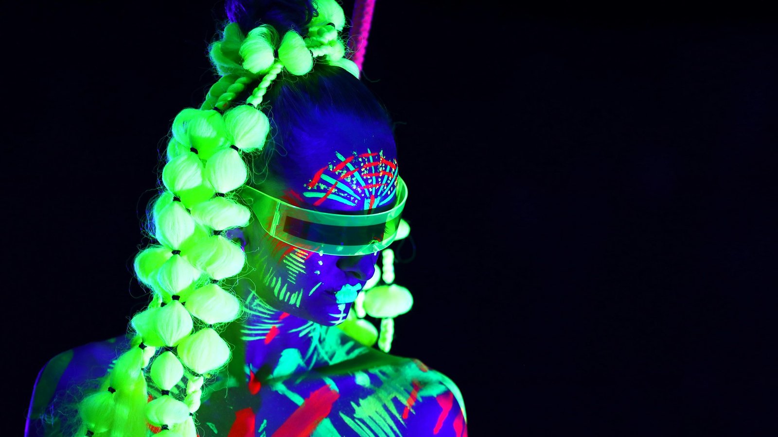 Neon Naked Life Drawing in Bethnal Green!