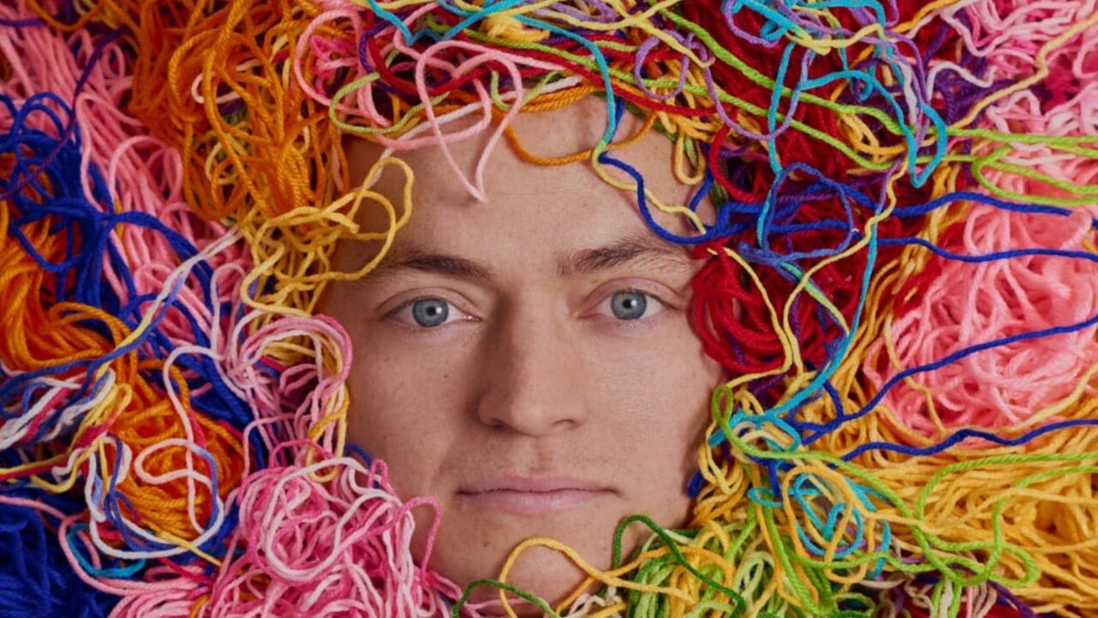Tom Towelling Teaches You to Knit