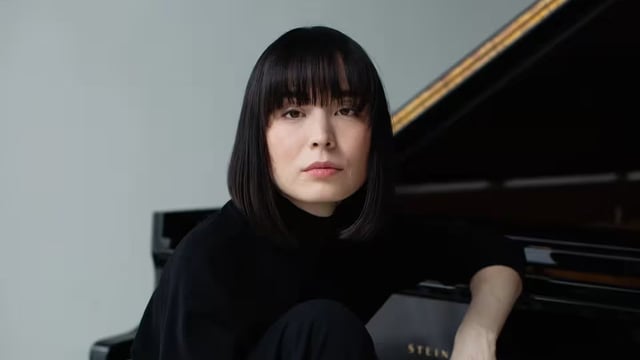 Alice Sara Ott Plays Beethoven