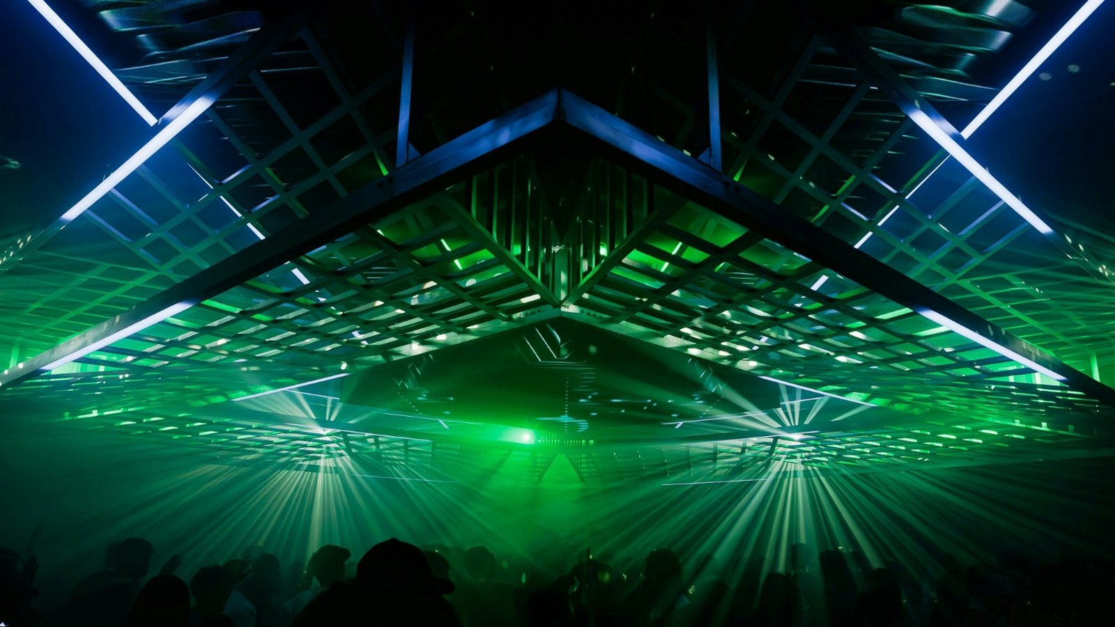 Juany Bravo (MAKE THE GIRLS DANCE), David Tort + SPECIAL GUESTS