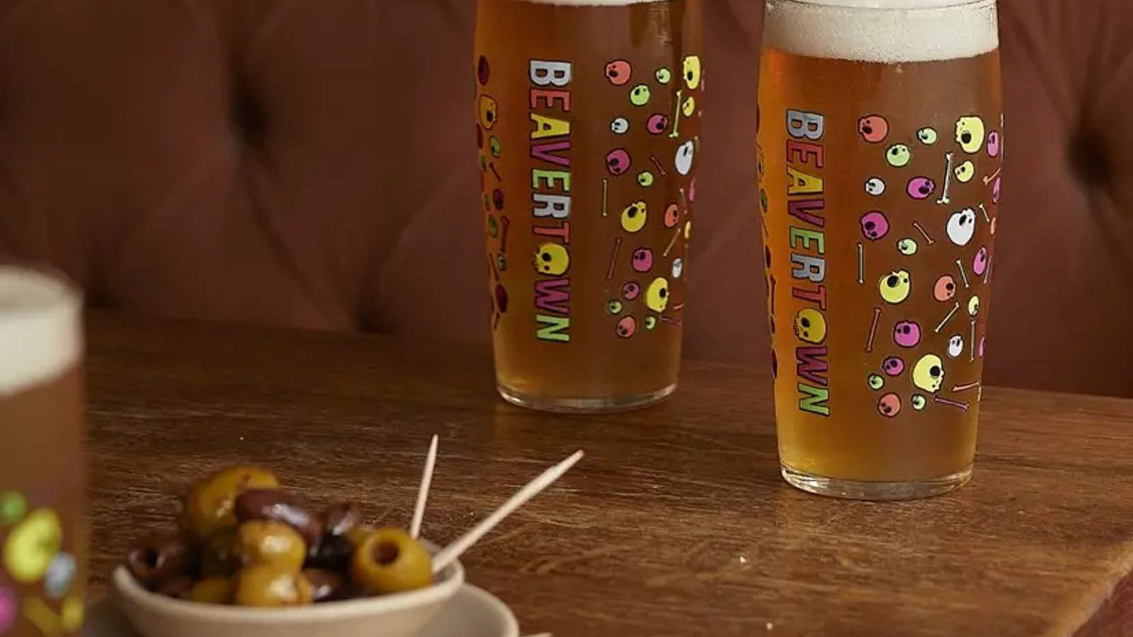 £5 Neck Oil Pints at The White Bear