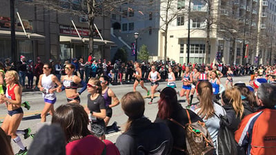 Spectators and runners at 2020 US Olympic Marathon Trials in Atlanta