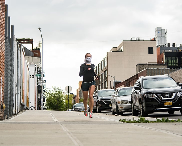 Runner wearing mask in Williamsburg Brooklyn