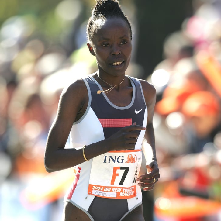Tegla Loroupe running in 2004 New York City Marathon