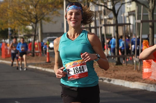Helga Lavan running 2019 NYRR Staten Island Half