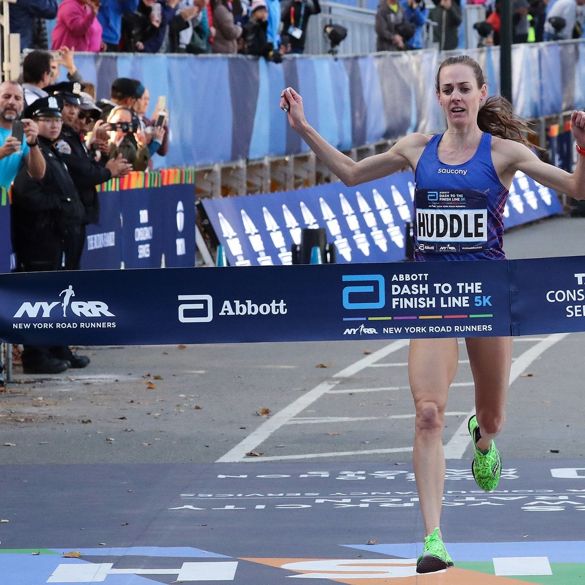 Molly Huddle winning the Dash to the Finish