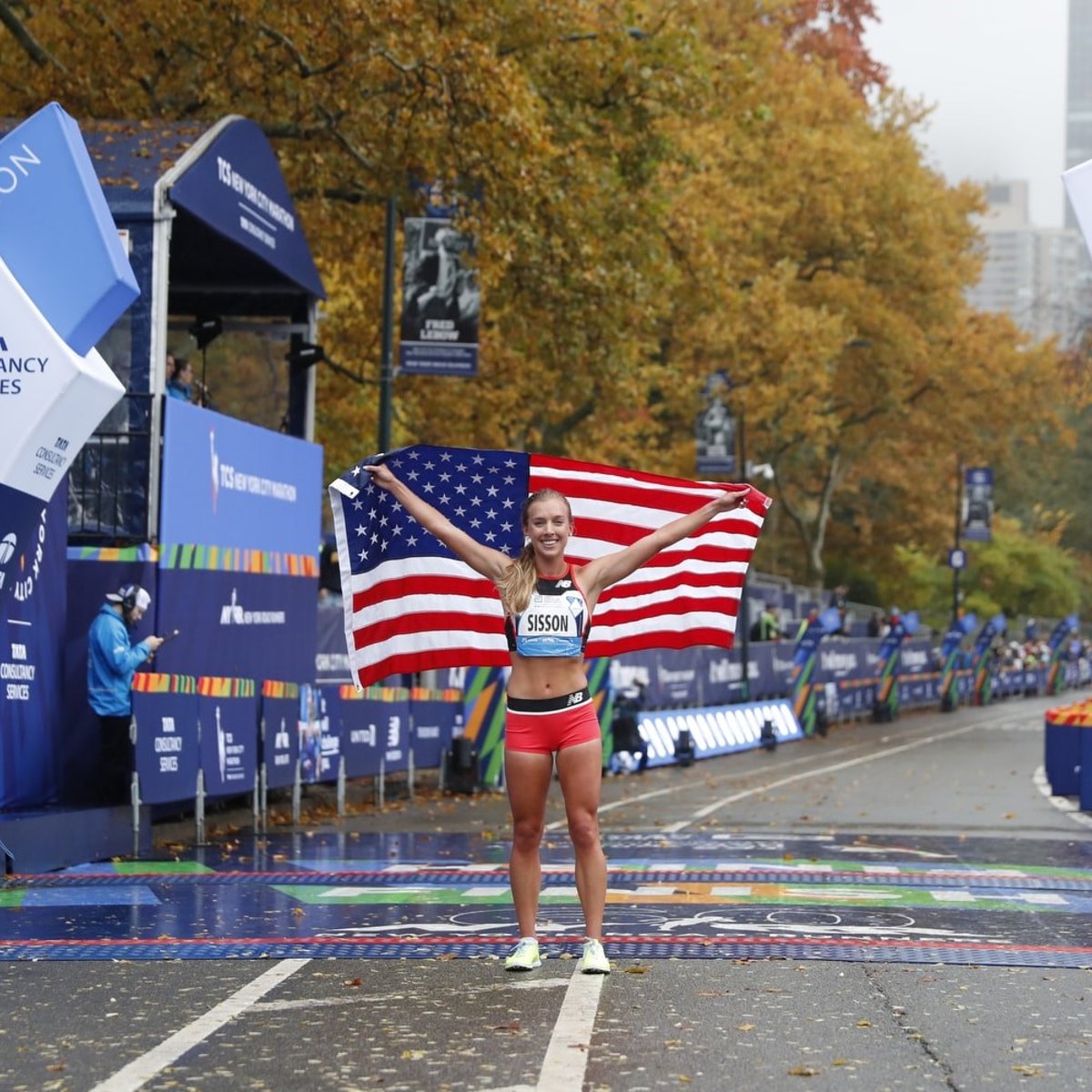 Shalane Flanagan winning the 2017 TCS New York City Marathon