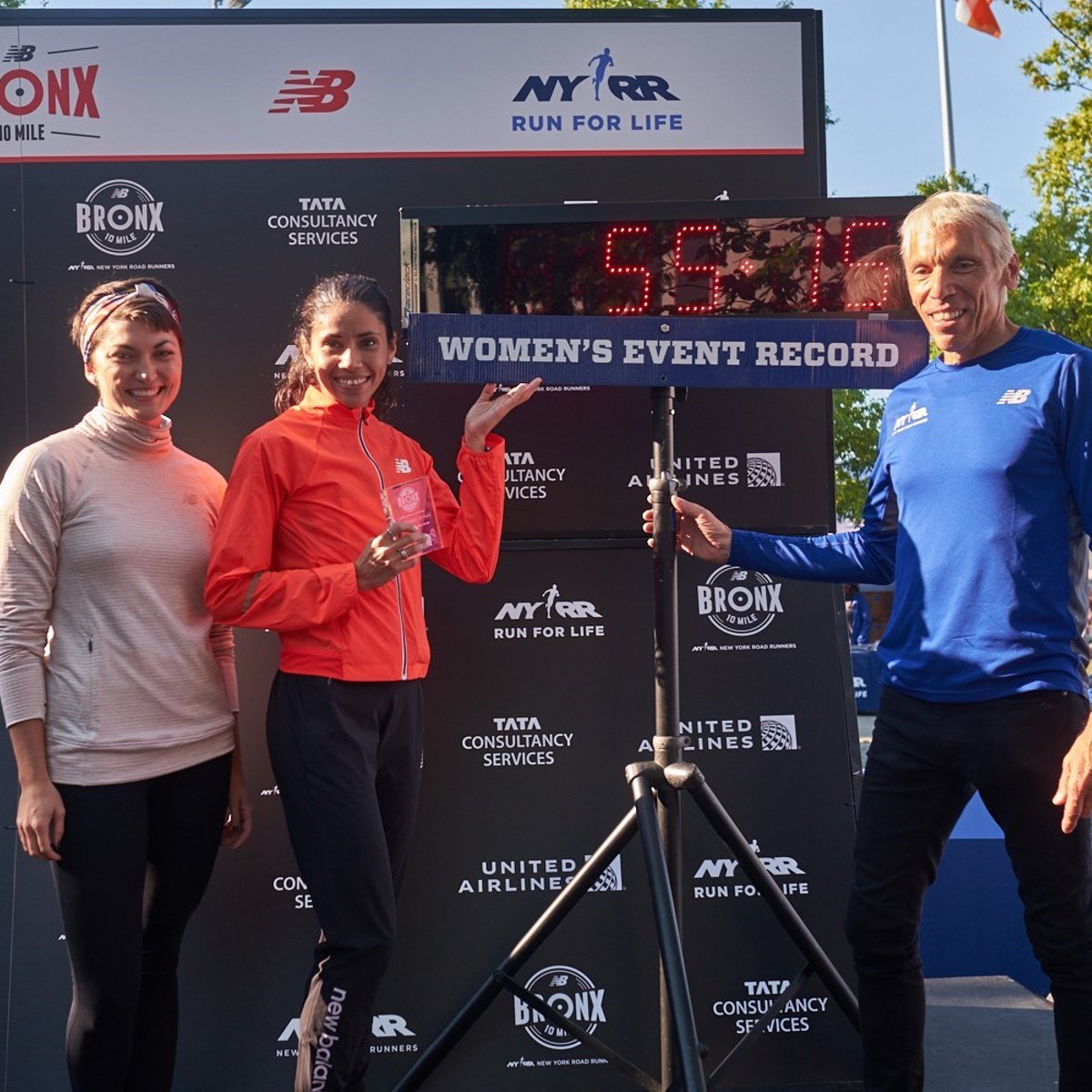 Beverly Ramos sets course record.