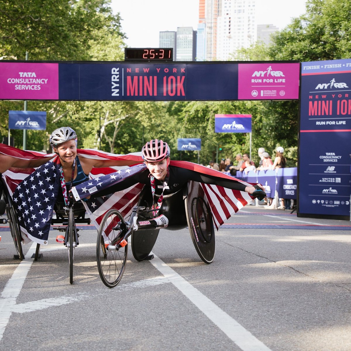 Tatyana McFadden, Susannah Scaroni and Amanda McGrory