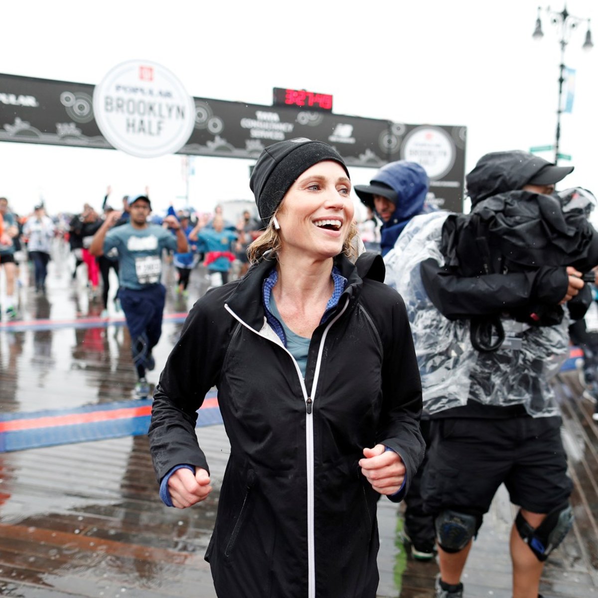 Good Morning America's Amy Robach finishes the 2018 Popular Brooklyn Half