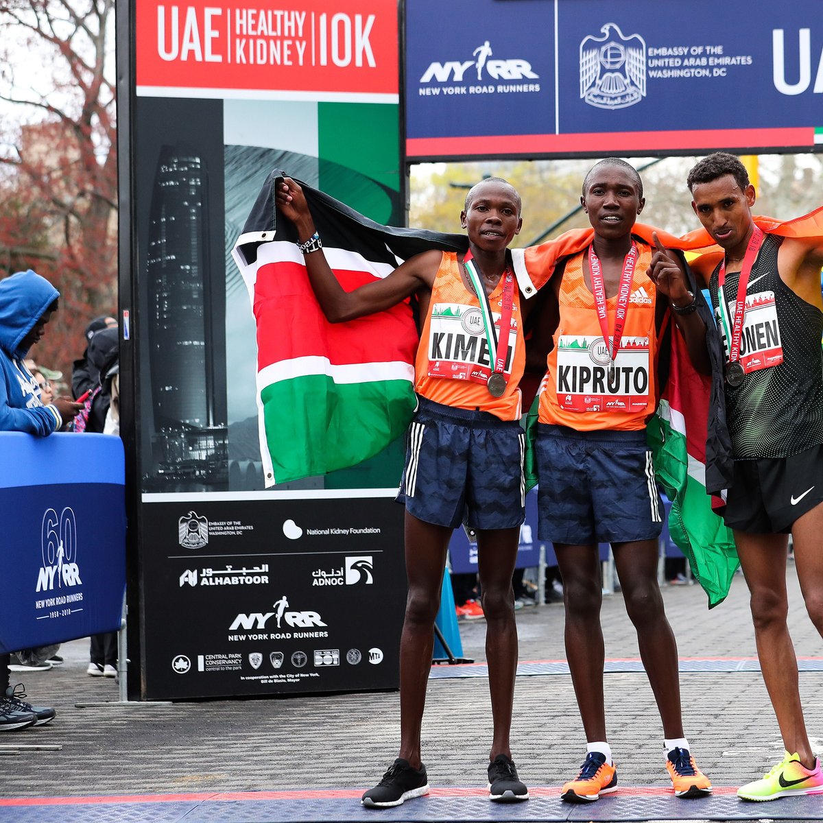 In his NYRR race debut, Kipruto finished 11 seconds ahead of compatriot Mathew Kimeli who finished second with a time of 27:19. Rounding out the men’s podium was Ethiopia’s Teshome Mekonen placing third in a time of 28:10.