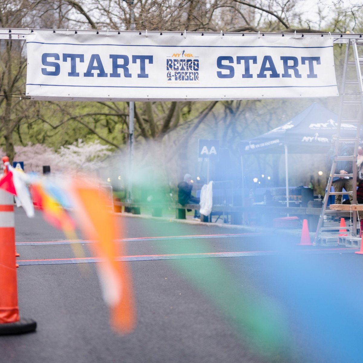 Runners at the Retro 4-Miler