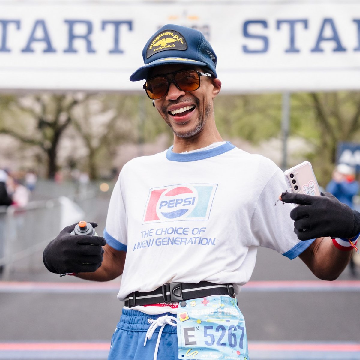Runners at the Retro 4-Miler