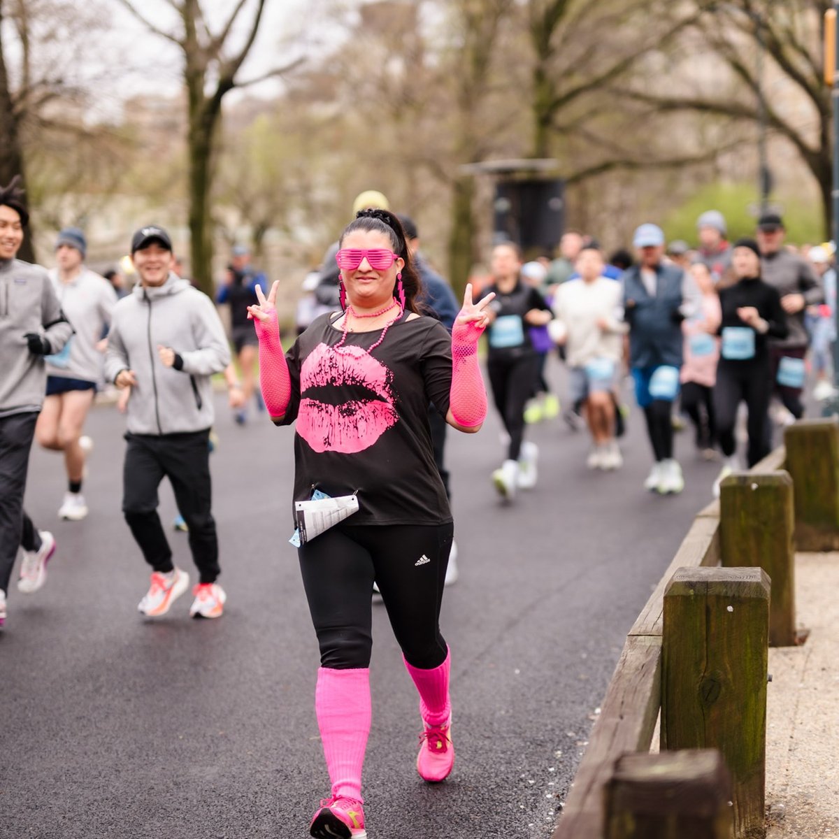 Runners at the Retro 4-Miler