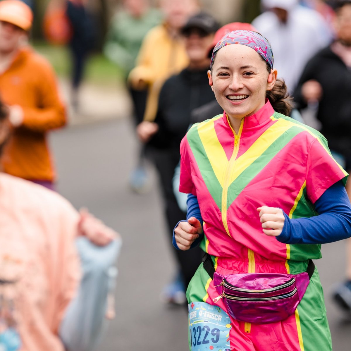 Runners at the Retro 4-Miler
