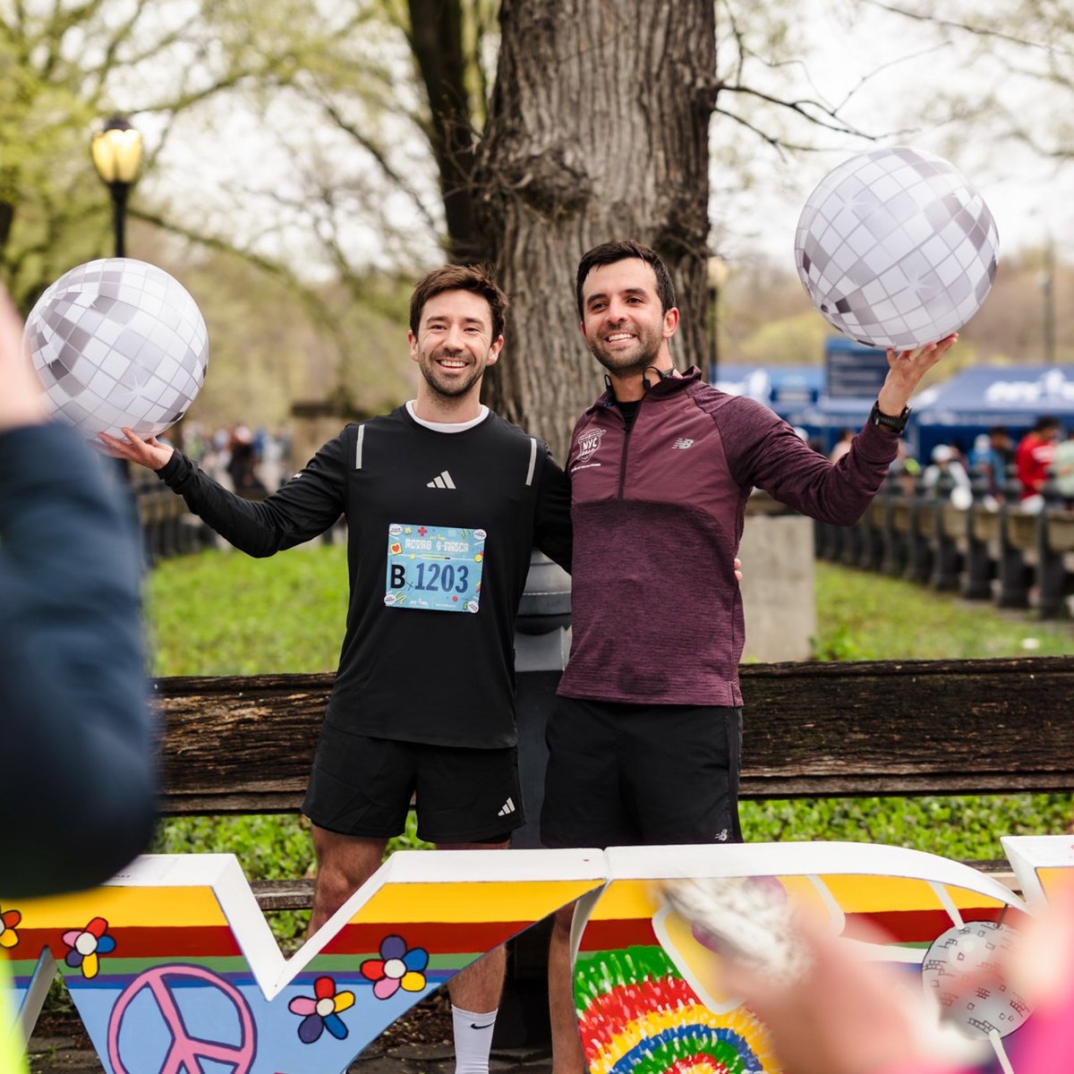 Runners at the Retro 4-Miler