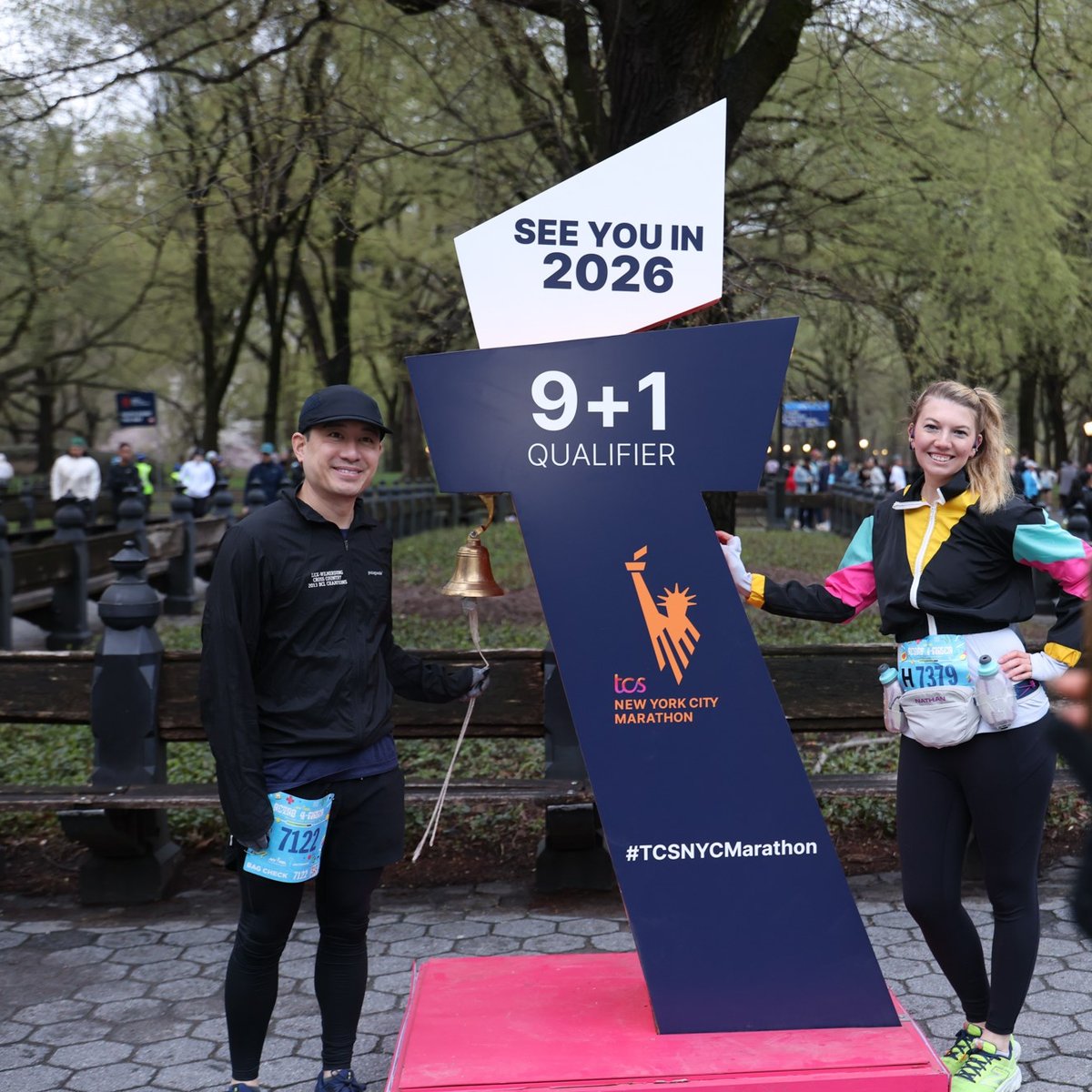Runners at the Retro 4-Miler