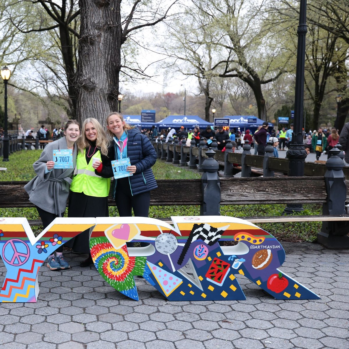 Runners at the Retro 4-Miler