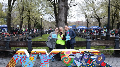 Runners at the Retro 4-Miler