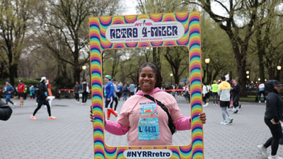 Runners at the Retro 4-Miler