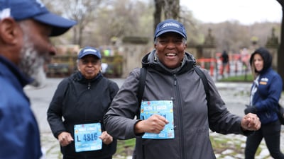 Runners at the Retro 4-Miler