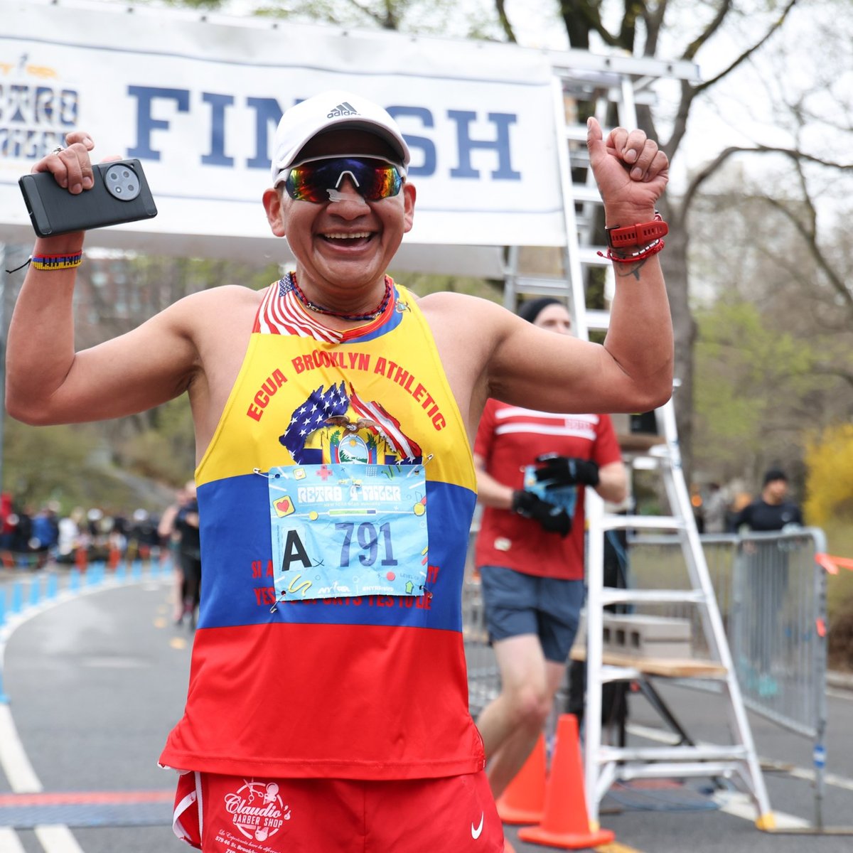 Runners at the Retro 4-Miler