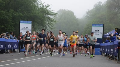 Runners at the Brooklyn R-U-N 5K in Prospect Park