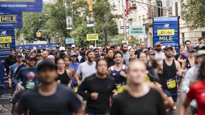 Runners at the 2025 5th Ave Mile
