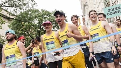 Runners at the 2025 5th Ave Mile