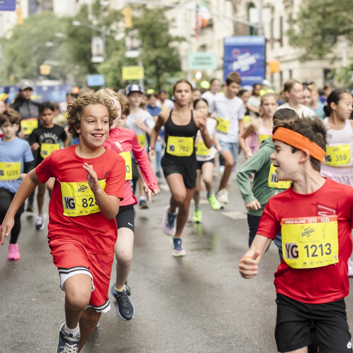 Runners at the 2025 5th Ave Mile