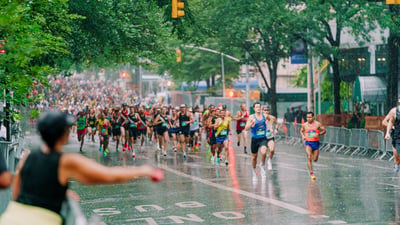 Runners at the 2025 5th Ave Mile
